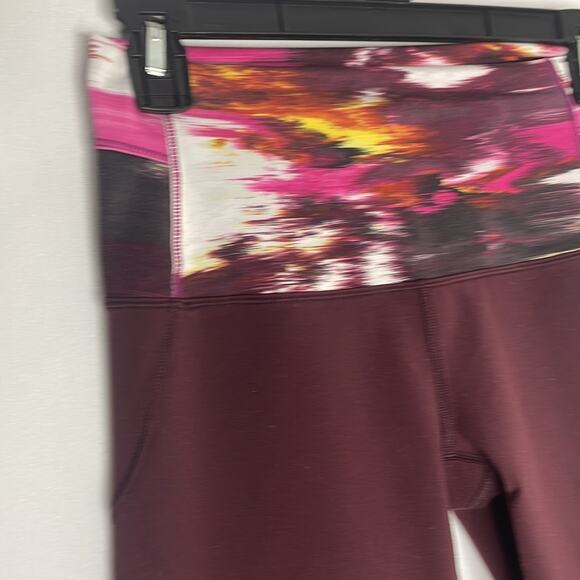 Lululemon wonder under Bordeaux drama 7/8 leggings in purple - Picture 7 of 8